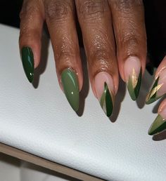 Leafy Green Nail Ideas Acrylic Winter, Nail Ideas Acrylic, Winter Nail Ideas, Winter Manicure, Sassy Nails, Green Nail Designs, Nail Art Techniques, Stylish Nails Designs, Green Nail