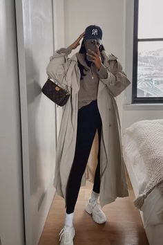 Trench Coat Outfit Fall, Trench Outfit, Trench Coat Fall, 00s Mode, New York Outfits, Winter Fashion Outfits Casual, Cold Outfits