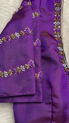 Jewellery Maggam Work Designs, Lotus Thread Work Blouse Designs, French Knot Aari Work Blouse, Lotus Aari Work, Simple Back Neck Blouse Designs, Simple Blouse Embroidery Designs, Net Aari Work Blouse, Simple Maggam Work Blouses Latest, Simple Hand Work Blouse Designs