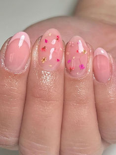 best spring nails: pink French tips with dry flowers Pastel Nail Acrylics, Nails With Floral Design, Nail Designs And Colors, Swirl Nail, Swirl Nail Art, Spring Nail Designs, Lavender Nails, Blush Nails, Casual Nails