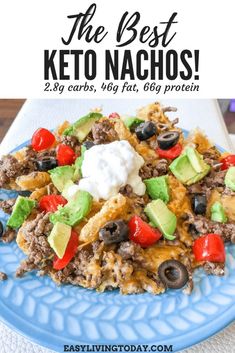 the best keto nachos recipe on a blue plate with text overlay