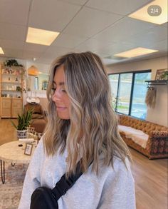 Light Brunette Hair, Blonde Hair Inspo, Brown Hair Inspo, Brunette Hair With Highlights, Brown Hair Balayage