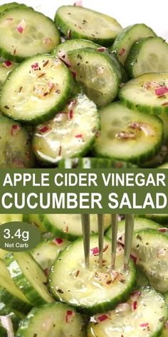 video showing how to make apple cider vinegar cucumber salad Low Carb Apple Cider, Vinegar Cucumber Salad, Vinegar Cucumbers, Cucumber Salad Recipe, Keto Salad, Salad Easy, Resep Diet, Cucumber Recipes Salad, Cucumber Recipes