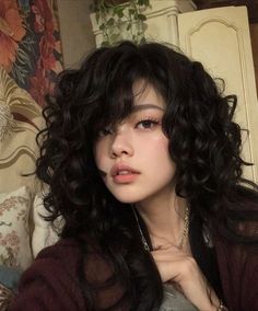 Short Curly Hair With Bangs Hairstyles, Short Loose Curly Hair, Shaggy Curly Bob, Curly Emo Hair, Emo Shag, Women Softball, Bob Black Women, Fluffy Bob, Adorable Hairstyles