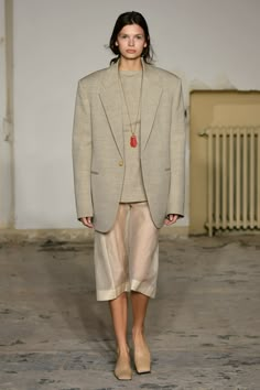 Carven RTW Spring 2024 [PHOTOS] – WWD 가을 패션, Fashion Week Spring, Runway Fashion