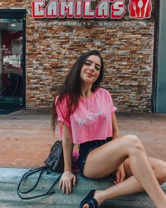 passadinha no @camilasrestaurant para matar nossa vontade de comida brasileira hahah! fica a dica para quem vier para Miami ou Orlando 🤤💖… Fashion Souls, Female Body Art, Special Girl, Girls Summer Outfits, Foto Pose, Stylish Girl, Summer Girls, Short Outfits, Orlando