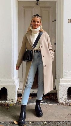 European Going Out Outfit Winter, Outfit Mantel, Dublin Fashion, Neutral Coat, Nyc Winter Outfits, Ny Outfits, Nyc Outfits, New York Outfits, Europe Outfits