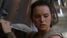 Rey Skywalker Concept Art, Rey The Last Jedi, Rey’s Hair Star Wars, Star Wars Rey Skywalker, Rey Daisy Ridley, Rey The Force Awakens, Daisy Ridley, Rey Star Wars, Emma Roberts