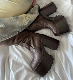 My Bed, Vintage Boots