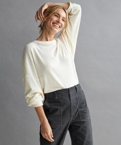 Boyfriend Long-Sleeve Tee Ivory Long Sleeve Tee Outfit, Outfit Reference, Fall Style Guide, Jenni Kayne, Latest T Shirt, Boyfriend T Shirt, Boyfriend Style, Tee Outfit, Oversized Silhouette