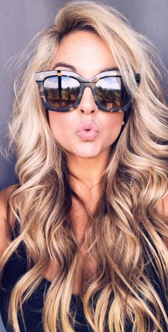 The Carson l DIFF Eyewear @musicmellie Summer Hair Color Blonde, Diff Sunglasses, Statement Sunglasses, Dream Goals, Vlasové Trendy, Diff Eyewear, Brown Blonde Hair, Hair Color And Cut, Long Blonde