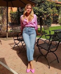 Effortless Spring Outfit, Valentina Ferragni, Dress And Sneakers Outfit, Simple Casual Outfits, Best Casual Outfits, Tik Tokers, Paris Chic, Ootd Ideas, Casual Day Outfits