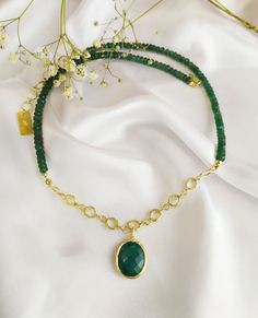 Gold Emerald Necklaces With Gemstone Beads, Gold Emerald Necklace With Gemstone Beads, Luxury Green Stone Necklaces, Luxury Green Emerald Necklace With Stones, Green Round Necklace With Gemstone Accents, Luxury Green Necklaces With Natural Stones, Gold Necklace With Green Onyx Gemstone Beads, Green Round Necklaces With Gemstone Accents, Green Emerald Necklace With Gemstone Accents