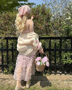 Cottagecore Hair, Victoria + Core, Aesthetic Cottage Core, Cottage Core Fashion, Aesthetic Cottage, Aesthetic Core, Picnic Inspiration, Pretty Pink Princess, Soft Girl Clothes