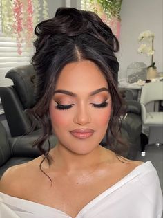 Bridal Makeup For Black Eyes, Bride Maid Makeup, Bridal Makeup For Black Dress, Bridal Makeup Inspo Brown Eyes, Bride Soft Glam Makeup, Sunday Brunch Makeup Ideas, Bridal Makeup For Dark Brown Eyes, Bridal Makeup Matte, Bridesmaid Makeup Black Dress