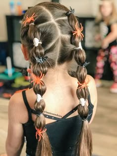 Wacky Hair Day Ideas Halloween, Kids Crazy Hair Day Ideas Halloween, Fun Hair Day Schools, Toddler Witch Hairstyle, Halloween Wacky Hair Day, Toddler Hairstyles Girl Halloween, Fall Hairdos Long Hair, Hair Styles For Halloween Easy, Spooky Crazy Hair Day