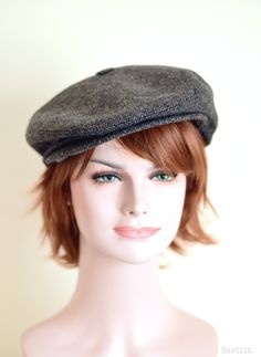 This trendy herringbone newsboy hat is a staple for everyone's wardrobe and a great Christmas gift for women and men. All our hats are made by us with great care and love in our handmade fashion design studio. ■ MADE TO ORDER: up to 3-5 business days from payment date (before shipping) ■ Size chart: see photo #2 ■ Size adjustable with invisible elastic band sewn in at back ■ Made of premium quality wool fabric in beautiful grey herringbone (#42) ■ Additional colors available: see photo #4 ■ Line Paper Boy Hat, Fashion Design Studio, Peaky Blinders Hat, Fashion Designer Studio, Paper Boy, Woolen Hat, Newsboy Hat, Head Gear, Grey Herringbone