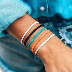 Cute Friendship Bracelets, Pura Vida Bracelets, Thread Bracelets, Hang Ten, Summer Bracelets, Braided Bracelet, Hair Wraps, Take A Shower, String Bracelet