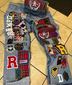 Senior Merch, Pants With Patches, Custom Pants, Old Clothes Refashion, Upcycle Clothes Diy, Celana Jeans, Diy Clothes And Shoes, Glam Photoshoot