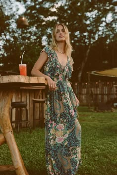 Mountain Wedding Guest Dress Colorado, Dresses For Flat Chested Women, Casual Summer Wedding Guest Outfit, Solstice Outfit, September Wedding Guest Dress, Boho Wedding Guest Dress, Casual Fall Dress, Casual Boho Dress, Boho Wedding Guest Outfit