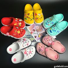 Crocs With Charms, Crocs Slippers, Custom Crocs, Crocs Fashion, Crocs Sandals, Estilo Indie, Cute Slippers, Slides Sandals, Nike Shoes Women