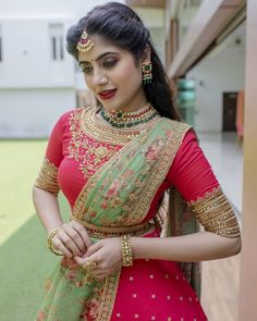 Indian Bridal Jewellery Set, Bridal Hairstyle Indian Wedding, Hair Style On Saree, Long Blouse Designs, Bridal Jewellery Set, Saree Hairstyles, Lehenga Saree Design, Half Saree Lehenga, Indian Bridal Jewellery