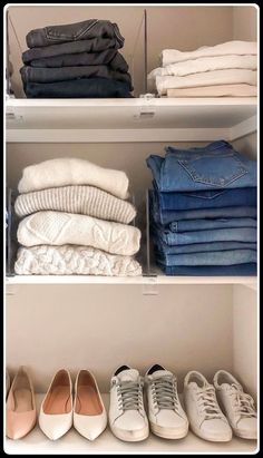 Discover genius jeans storage ideas to organize your wardrobe effortlessly! Maximize space and style with creative solutions for a clutter-free closet. Minimal Closet, Organiser Son Dressing, Extra Space Storage, Closet Diy, Getting Organized At Home