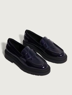 The SCHOOL BLUE LOAFER is synonymous with style, featuring a deep blue shine that is both classic and modern. This loafer is an elegant nod to contemporary fashion, perfect for those looking to add a touch of distinction to their footwear collection. The sole ensures stability with its chunky yet refined design, echoing current trends with a timeless look. Inside, the Memory-Foam® insole offers comfort, and the nylon and textile lining provides a perfect fit. This loafer is the ultimate definition of comfort and style. Elevate your look with white socks. Heel height: 4.5 cm. Aesthetic Money, Sneaker Cleaner, Blue Loafers, School Collection, Current Trends, Money Aesthetic, Kids Collection, Footwear Collection, Quiet Luxury