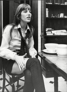 Jane Birkin Style, French New Wave, Woman Sitting, Catherine Deneuve, I'm With The Band, Moda Vintage, Mode Inspo