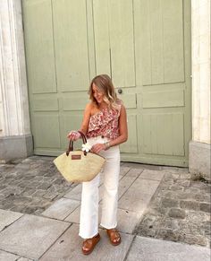 ines_rcdd 2023 Outfit Inspiration, Style White Jeans, Europe Summer Outfits, 2023 Vacation, Outfits For Mexico, Look Jean, Spring Outfits Dresses, White Jeans Outfit, Summer Style Guide