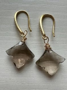 Elegance and simplicity is the perfect description for these artissanally crafted Gold filled Smoky Quartz earrings. Smoky Quartz Earrings, Wedding Jewelry Earrings, Quartz Earrings, Charlotte Nc, Smoky Quartz, Wedding Earrings, Wedding Jewelry, Gold Filled, Etsy Earrings