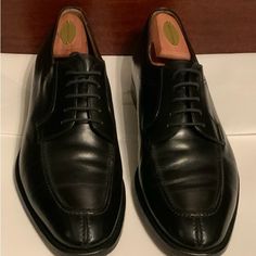 Elevate Your Wardrobe With These Hickey Freeman Handmade Black Dress Shoes. These Italian-Crafted Shoes Are In Good Condition And Feature A Split Toe Design, Lace-Up Closure, And Solid Pattern. The Leather Outsole And Upper, Plus Leather Insole, Ensure Comfort And Durability. The Hickey Freeman Brand Is Known For Its Quality And Style, Making These Oxfords A Must-Have For Any Fashionable Man. Perfect For Formal Events, Business Meetings, Or Even A Date Night Out. Step Up Your Shoe Game With These Timeless Dress Shoes. Shoe Trees Not Included. Black Dress Shoes Men, Events Business, Mens Black Dress Shoes, Black Oxfords, Black Dress Shoes, Oxford Dress Shoes, Timeless Dress, Shoes Handmade, Oxford Dress