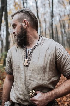 Premium Viking Tunic 100% Linen Long & Short Sleeve - Etsy Mens Tunic, Viking Tunic, Aged Clothing, Viking Reenactment, Historical Reenactment, Viking History, Bone Pendant, Thors Hammer, Short Sleeve Tunic