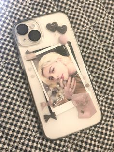 a cell phone case with an image of marilyn monroe on it