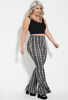 Flare Pants Outfit, Plus Size Hippie, Striped Flare Pants, Outfits Gorditas, Floral Print Pants, Plus Size Pants, Flared Pants, Floral Stripe, Estilo Boho