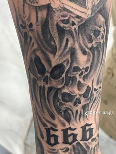 Aztec Skull Tattoo, Traditional Tattoo Stencils, Satanic Tattoos, Hip Tattoo Designs, Chest Tattoo Ideas, Latest Tattoo Design, Quarter Sleeve Tattoos, Skull Hand Tattoo, Becoming A Tattoo Artist