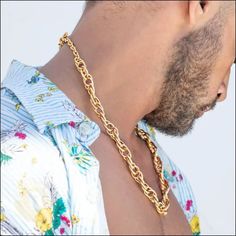 Unleash your inner style icon with BERML's Jaylen Twisted Rope Chain Necklace.Each link carefully intertwined to create a twisted, rope-like chain, Jaylen's Rope Chain is the perfect accessory for both a statement-making and layered look. With different variations of intricacy and complexity, there is something for everyone to express their unique style with. Specifications:Material: Copper AlloyColor: GoldenLength: VariousAdd a touch of elegance to your wardrobe with the sophisticated craftsmanship of Jaylen's Rope Chain. Perfectly paired with pendants or layered for an effortlessly chic look, this delicate piece will draw compliments and envy from all angles.Elevate your style game and grab your own Jaylen!ABOUT COPPER ALLOYDo you love the look of copper jewelry but can't wear it because Diamante Bracelet, Leather Choker Necklace, Rope Chain Necklace, Pearl Choker Necklace, Natural Stone Bracelets, Chain Choker Necklace, Pearl Choker, Color Dorado, Nature Bracelets