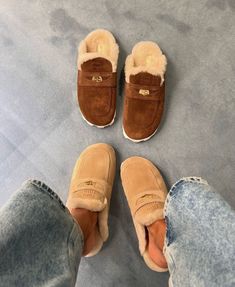 Cinderella Slipper, Fall Winter Shoes, Nike Shoes Girls, Miu Miu Shoes, Fancy Shoes, Tres Chic, Dream Shoes, Winter Shoes, Baddie Outfits