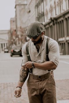 Men with style Mens Ranch Style, 1940s Aesthetic Men, Vintage Man Aesthetic, Southern Fashion Country, Men’s Suspenders Outfit, Vintage Gentleman Aesthetic, Rugged Style Vintage, Vintage Aesthetic Men, Vintage Outfits For Men