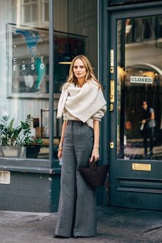 Wide Legged Pants, Popsugar Fashion, London Street Style, Looks Street Style, Street Style Trends, Outfit Trends, Business Outfit, Street Outfit