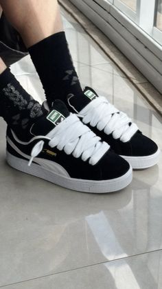 Puma Suede XL Black Puma Suede Xl Outfit Woman, Puma Suede Outfit Woman, Puma Shoes Women Outfit, Puma Suede Outfit, Puma Suede Black, Black Puma Shoes, New Puma Sneakers, Puma Shoes Women, Puma Tennis