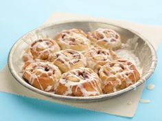 ReeDrummond_CinnamonRolls_H