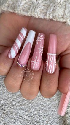 Discover 50+ Gorgeous Christmas Nails to Light Up Your Holidays 🎄💖! From Cute Christmas Nails to stunning Christmas Gel Nails, find inspiration for Her Nails this festive season. Explore December Nails with Red Christmas Nails, Festival Nails, and elegant Snowflake Nails. Whether you love Christmas Press On Nails or prefer Christmas Nails Easy, these ideas are perfect for every holiday vibe! ✨💅 Winter White Nails, Christmas Nails Glitter, Red Matte Nails, Christmas Nail Colors, Glitter Accent Nails, Silver Glitter Nails