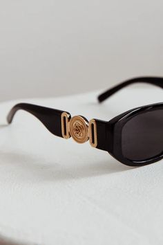 Shop the Heartfelt Square Sunglasses Black | Selfie Leslie Black Selfie, Black Sunglasses Square, Selfie Leslie, Urban Sophistication, Swim Club, Square Frame, City Streets, Casual Elegance, Square Frames