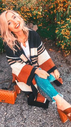 🦃 Need Thanksgiving outfit inspiration? Find looks that balance chic and cozy perfectly. 💖 Save this pin for your holiday outfit planning! Adulting Outfits, Fall Thrift, Thanksgiving Outfit Ideas, Cute Thanksgiving Outfits, What To Wear Fall, Thanksgiving Outfit Women