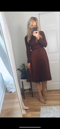 Stylish Coat, Woman Fashion, Winter Outfits, Winter Fashion, Fall Outfits, Midi Skirt, Tights