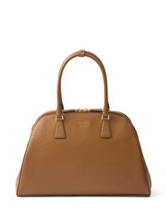 Prada Large Saffiano-leather Tote Bag - Farfetch Classic Brown Saffiano Leather Bag, Brown Prada Bag, Versace Outfit, Chanel 2, Brown Bag, Big Bags, Brown Bags, Boots And Sneakers, Ballet Flat Shoes