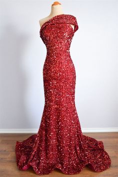 This sparkly mermaid silhouette dress features full sequins, pleated one portrait shoulder, and a whole dress complete with the flare at the hem.   Color: Burgundy.   Fabric: Sequins Shell: 100% Polyester Length: Full Length Back: Zip Up Fully lined. Built-in bra Hand Wash Cold. Do Not Bleach. Line Dry. Iron Low Heat. Formal Dress Burgundy, Lavender Prom Dress Long, Mermaid Silhouette Dress, Blue Sequin Prom Dress, Lavender Prom Dresses, Modest Formal Dresses, Halter Evening Dress, 2 Piece Prom Dress, Silhouette Dress