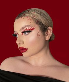 Black And Red Makeup, Karneval Diy, Competition Makeup, Jewel Makeup, Gem Makeup, Maquillage On Fleek, Red Eye Makeup, Joker Makeup