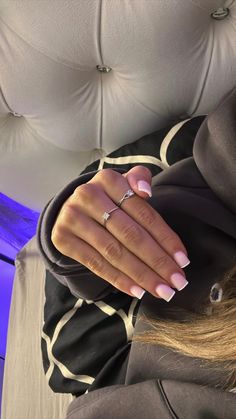 Baddie Aesthetic Nails, Nails Inspo Simple, Baddie Women, Ongles Gel French, Nails Basic, Baddie Nails, Simple Gel Nails, French Tip Acrylic Nails